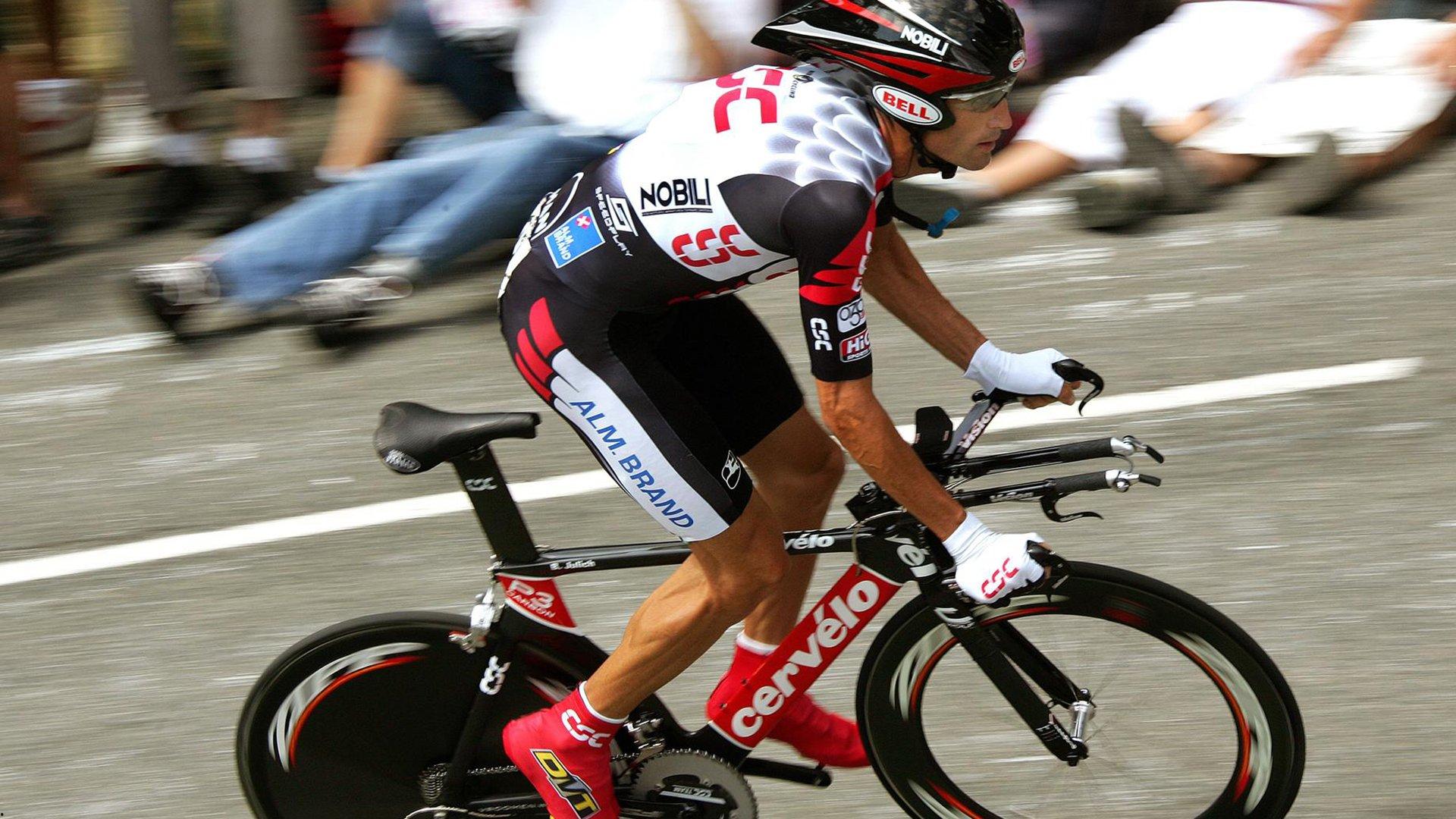 乔丹纪录片最后一舞荣获艾美奖提名,体育传奇再登巅峰