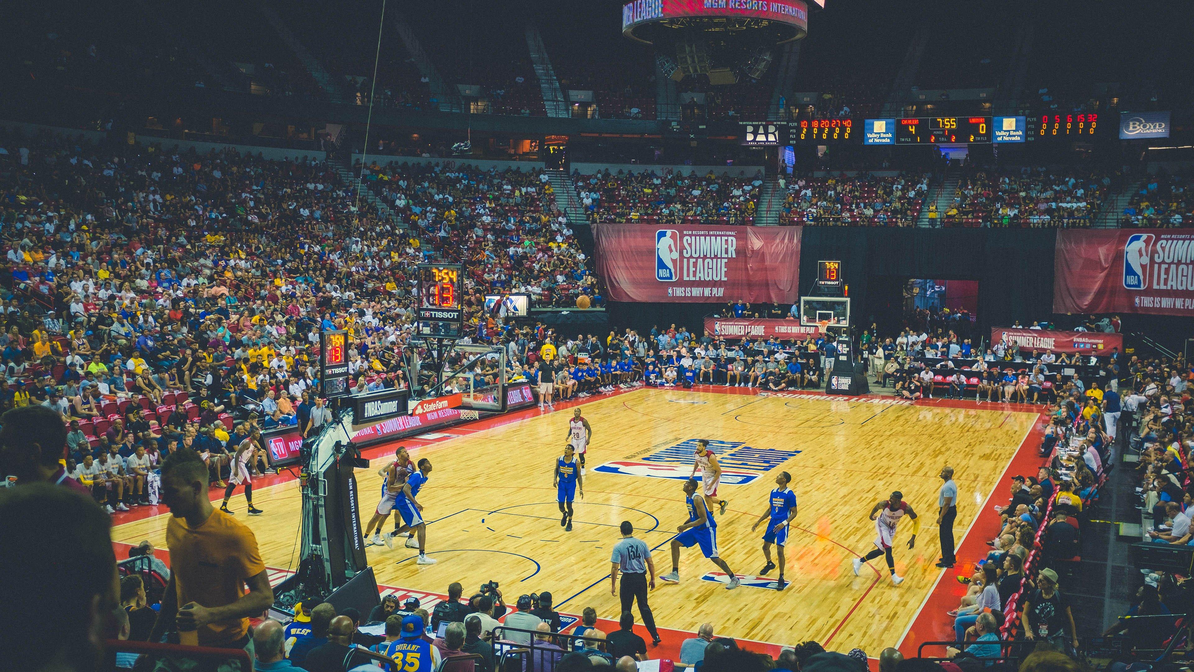 拜仁防线基石续约陷僵局，乌帕梅卡诺未来悬而未决