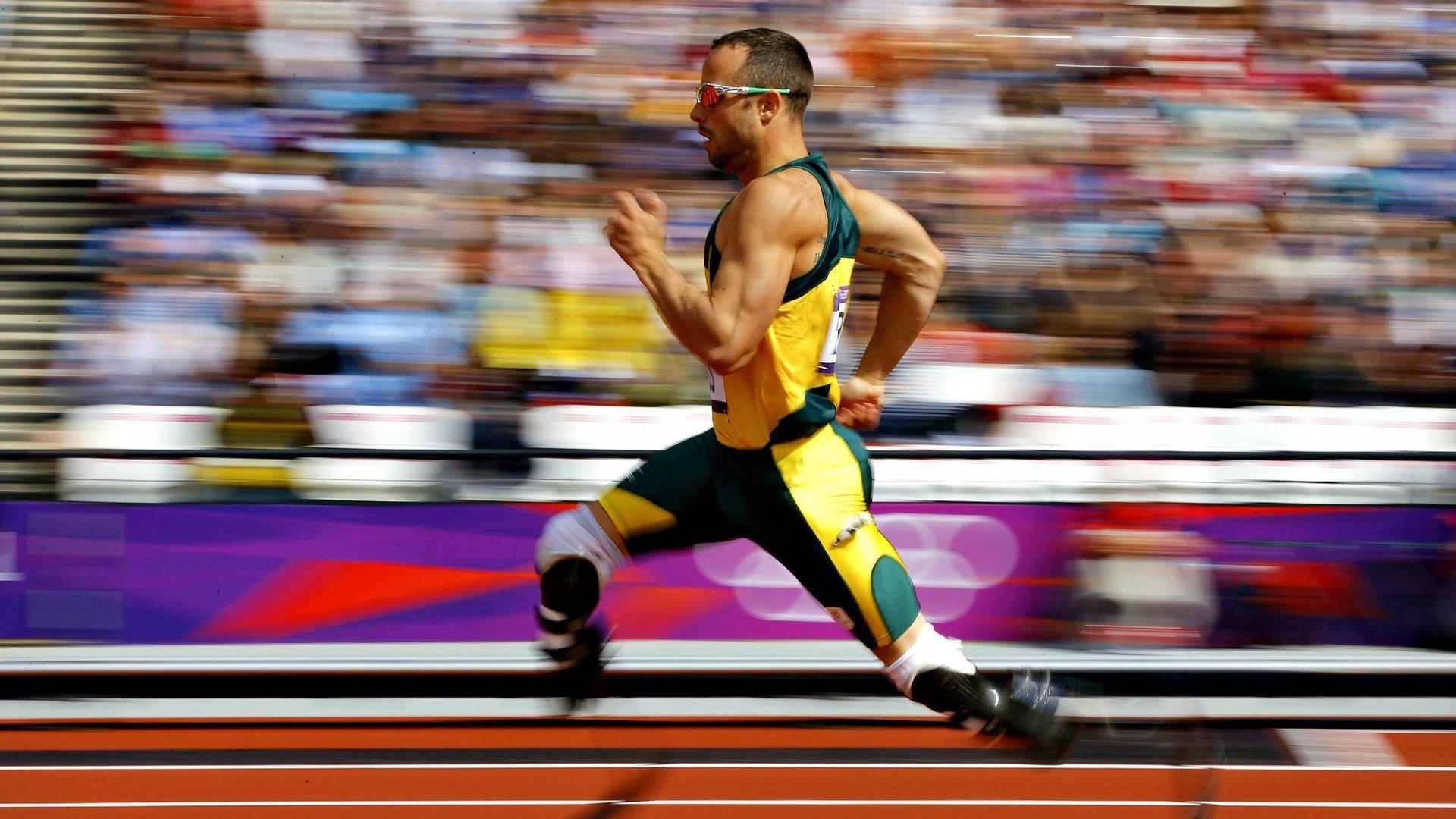 乔治盛赞恩比德状态复苏，你能感觉到他正在回归，这景象令人振奋